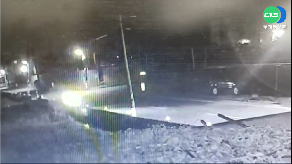 排水溝缺口無護欄 無辜騎士慘摔溺斃