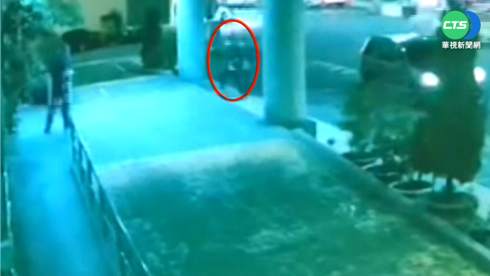 確診嬰發燒抽搐 警助開道5分鐘送醫救治