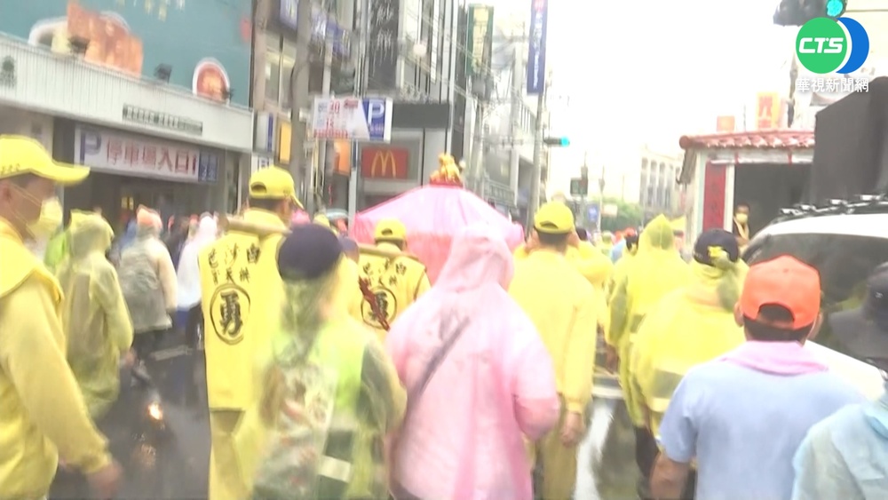 白沙屯媽回鑾 "粉紅超跑"無固定路線衝突少