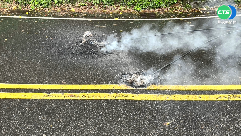 疑猴子扯斷高壓電線 新店900戶停電.3車追撞