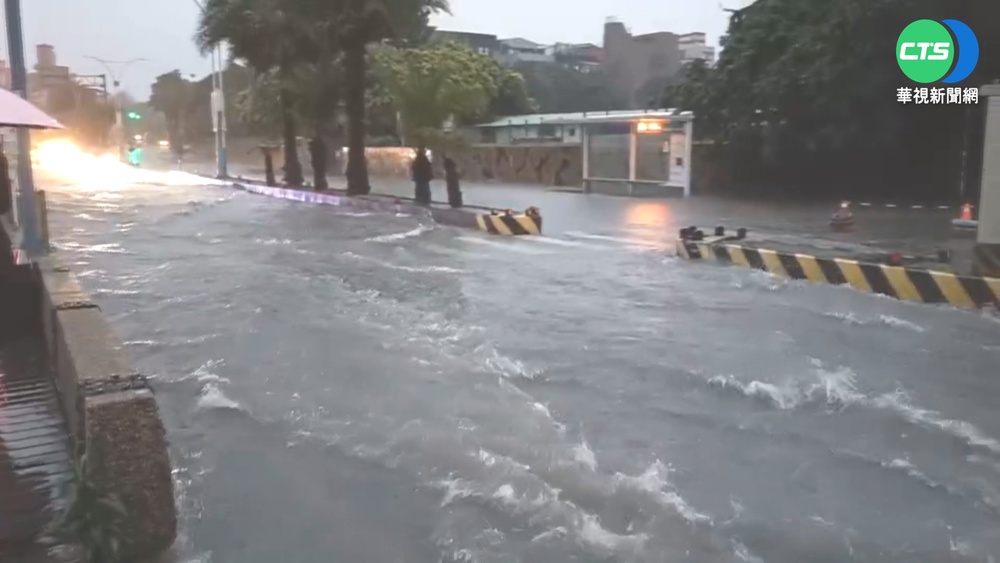 豪雨灌新北! 二重疏洪道因積水暫封閉