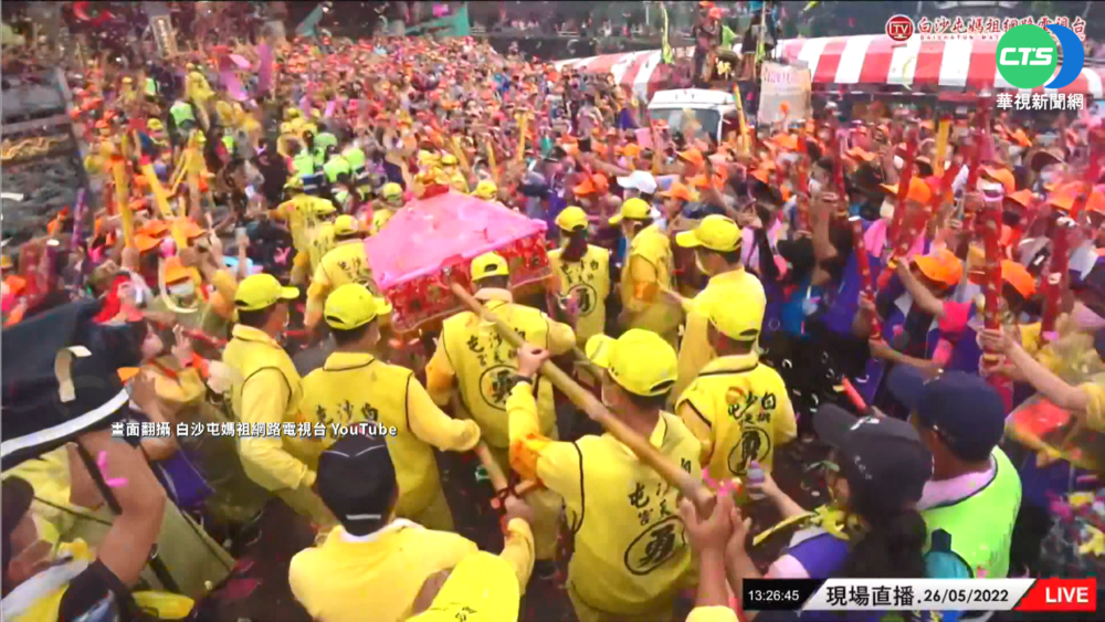 白沙屯媽轉進鎮瀾宮! "媽祖相逢"信眾好嗨