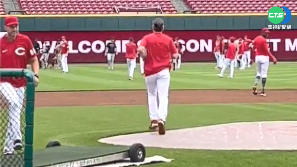 賽前賞對手巴掌 Pham被移出紅人先發