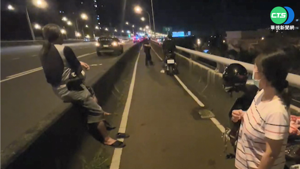 台中3機車追撞大火 車體燒到只剩骨架