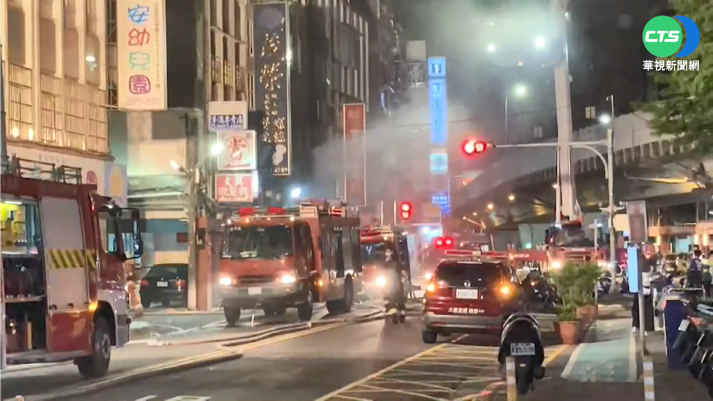 三重公寓冒火光! 疑電線走火住戶驚慌