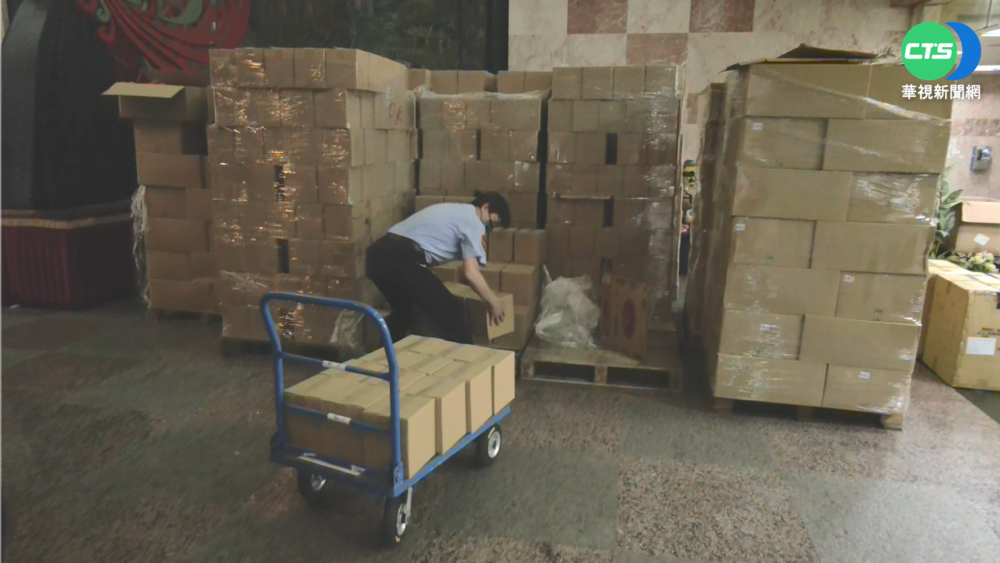 高雄關懷包得來速徵才 須打3劑6/1上工