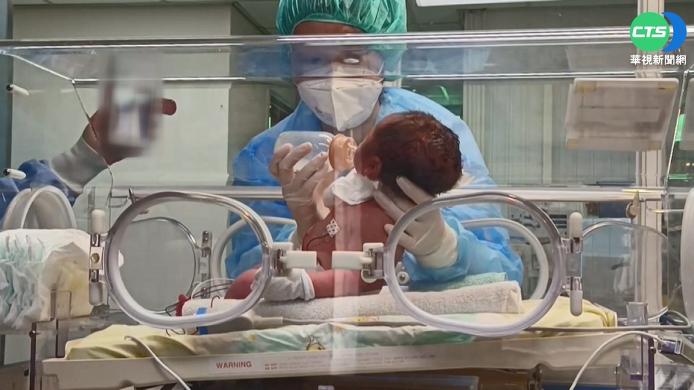 屏東確診婦產子 自然產男嬰PCR採陰