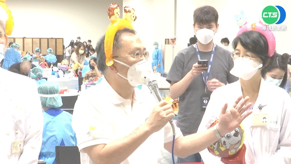 北市停2急門診篩檢站 蔡炳坤視察自由廣場