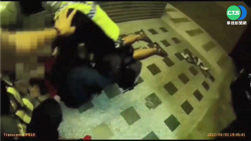 毒犯見警飛車逃! 警射破車輪逼入死巷逮捕