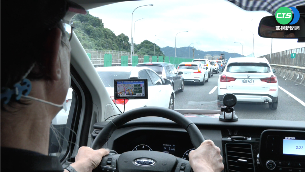 連假第2天! 國5北向湧車潮 明恐淪停車場