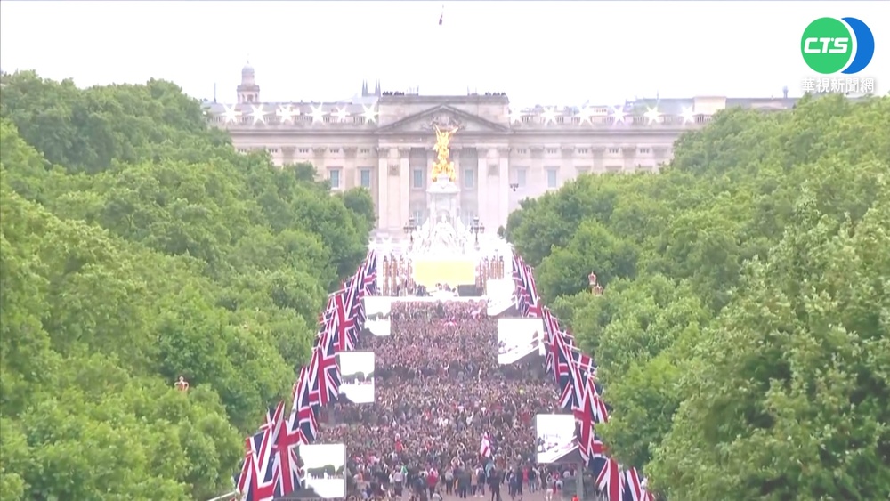 白金禧演唱會眾星雲集 老中青巨星嗨翻全場