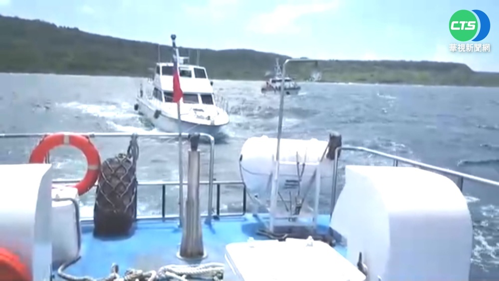 墾丁遊艇出海突故障! 民間.海巡攜手救援