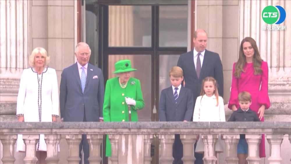 英女王"白金禧"慶典 路易小王子萌樣吸睛