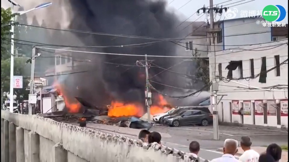 中國殲-7戰機墜落民宅 爆炸釀1死2傷