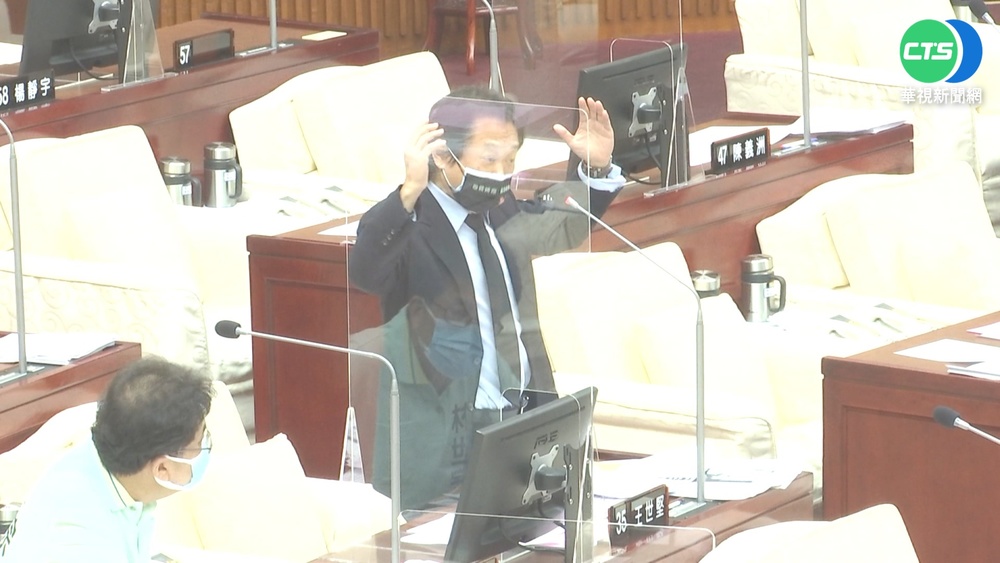 送柯文哲"鏡子禮物" 王世堅:看看自己靈魂