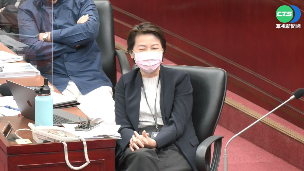 黃珊珊不入民眾黨誰當母雞? 柯P:我就是!