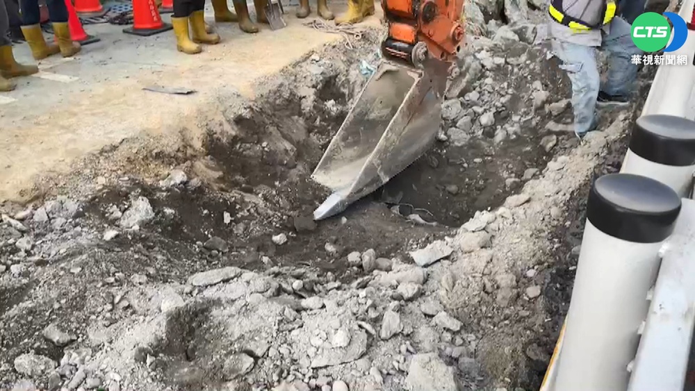 施工挖損台電饋線 高雄逾8300戶停電