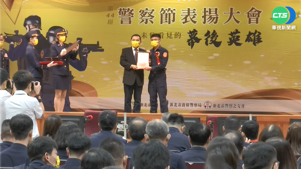 網紅踢爆新北封PTT 侯:尊重業務單位