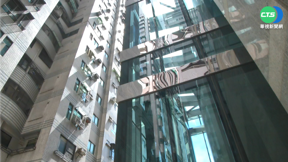 高雄天氣劇烈變化 大樓強化玻璃自爆?!