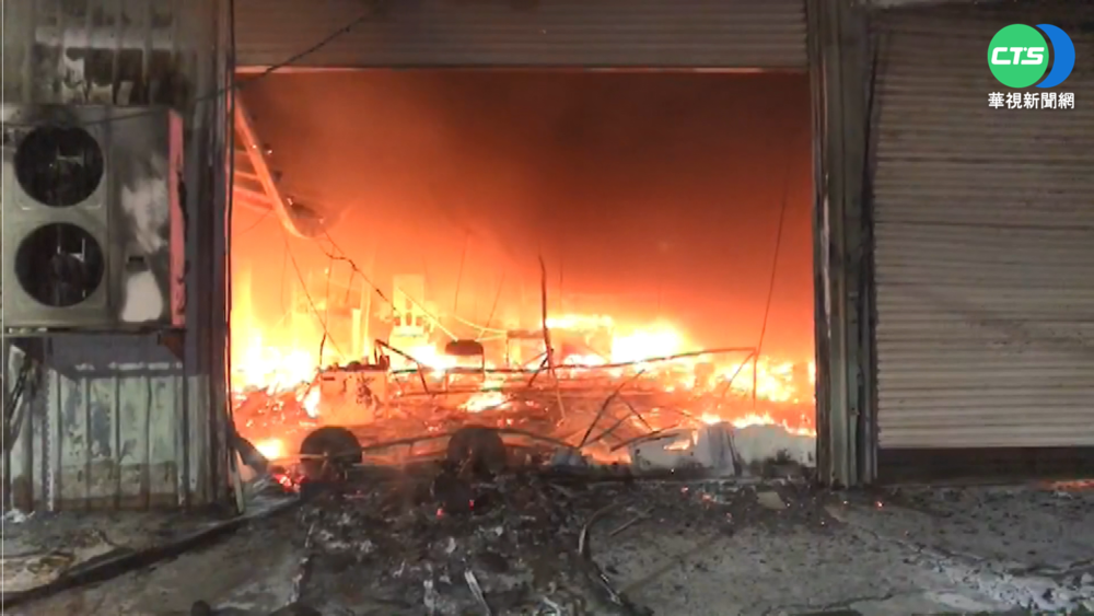 台中市南屯傳火警 2工廠起火狂燒