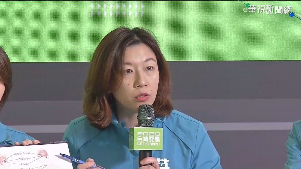 新黨送「音容宛在」花籃到指揮中心門口 綠批：毫無人性