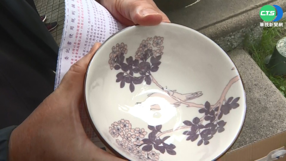 "故宮彩繪碗"夯 代領股東會紀念品缺貨