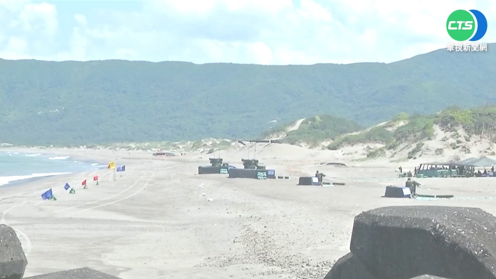 雷霆2000火箭車殉燃 九鵬基地發射車毀