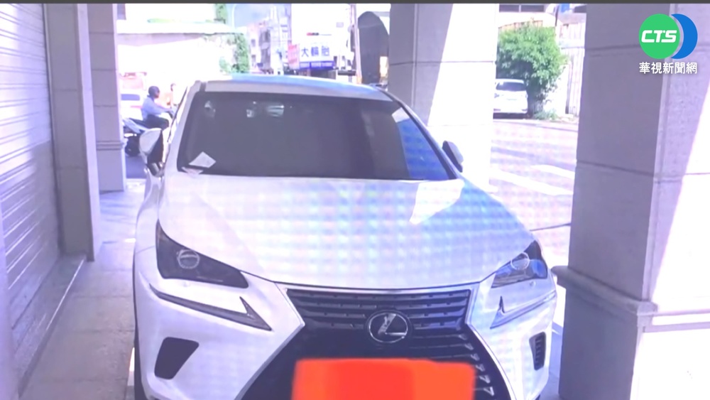 扯! 車違停"塞滿"騎樓 車主吃罰單還抱怨