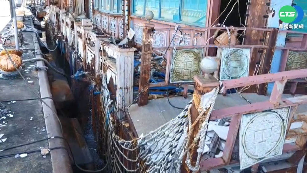 台版"珍寶海鮮舫" 荒廢停泊高雄港21年