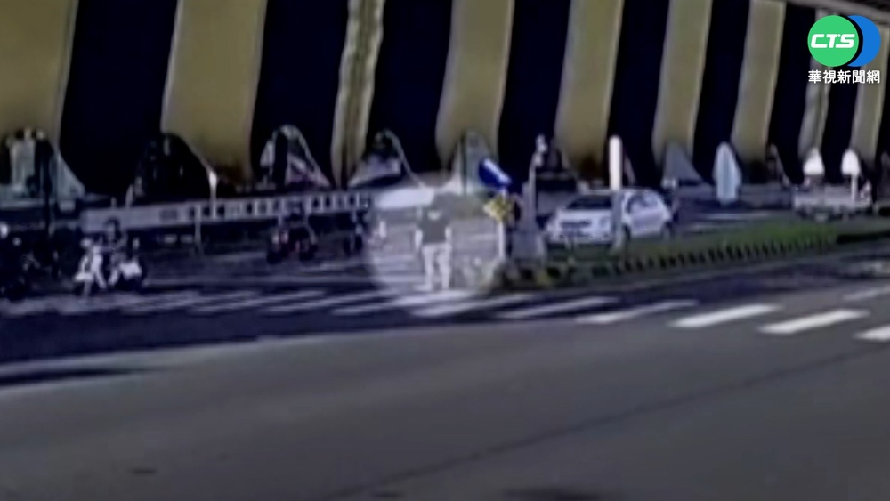 女衝出分隔島被撞飛 肇事駕駛質疑碰瓷