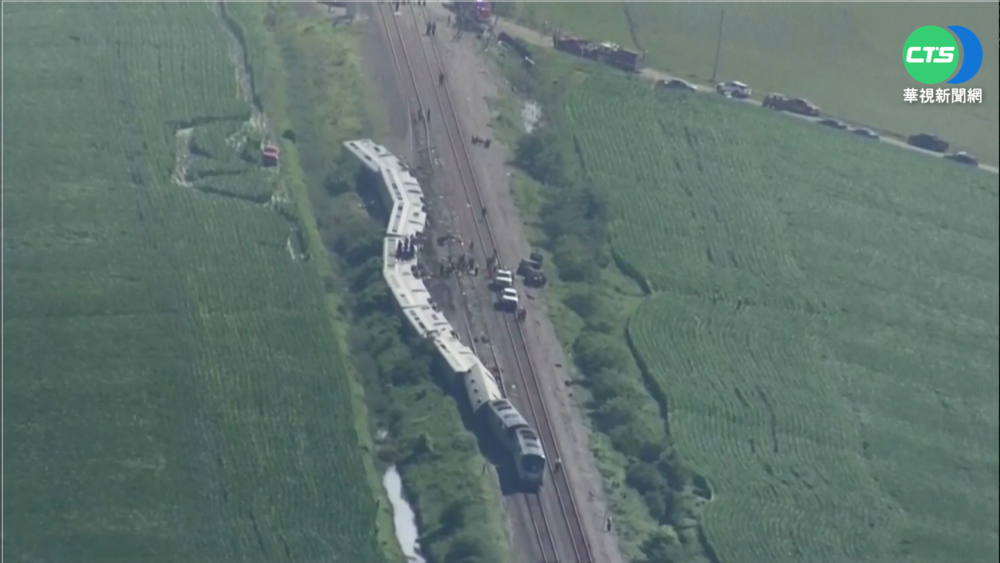 美國國鐵疑撞卡車脫軌 243乘客至少50傷