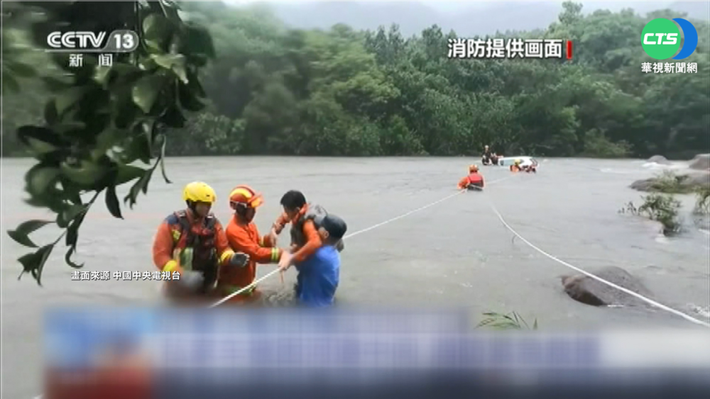 輕颱芙蓉昨登陸廣東 狂風暴雨吹倒路樹