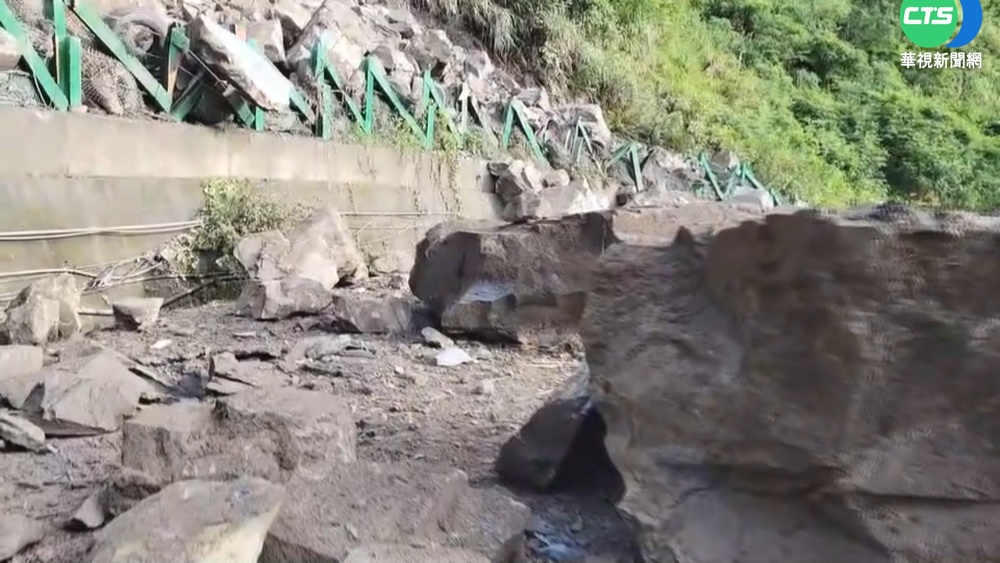 苗21線又山崩 340遊客.居民受困神仙谷