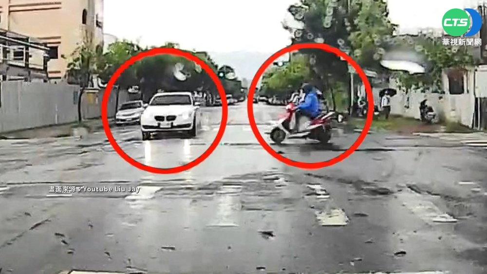 過路口沒減速! 汽機車對撞 騎士噴飛慘摔