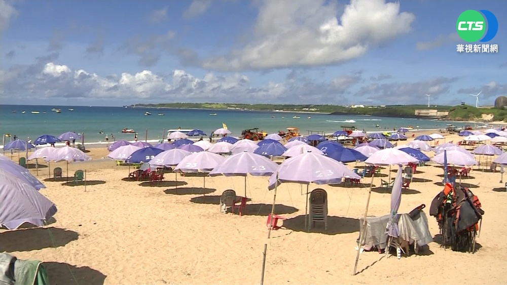 夏日炎炎! 屏東南灣.海神宮湧消暑人潮