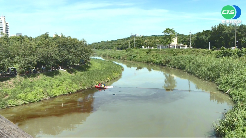 高雄後勁溪飄臭油味 疑橋頭供油中心排汙