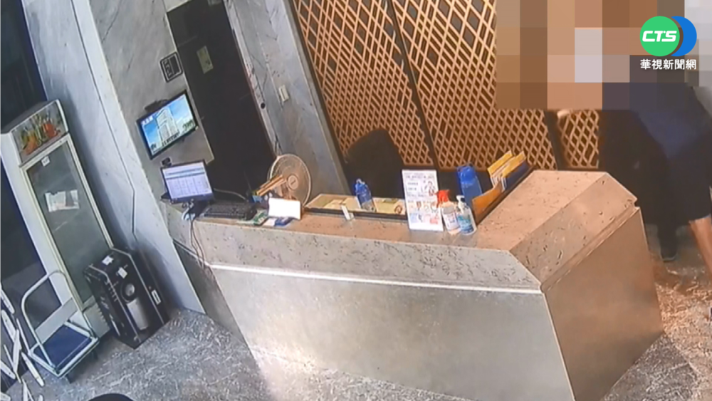 移車爆口角? 雙煞闖大樓持棍棒狂毆管理員