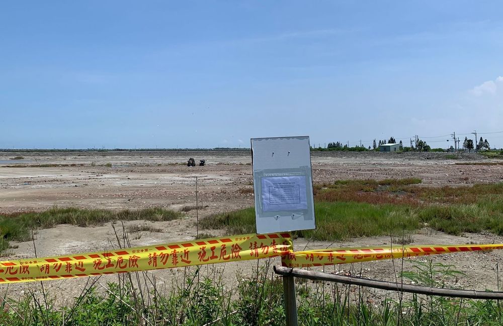 為攝影擅闖封鎖線 打擾鹽灘地生態繁殖