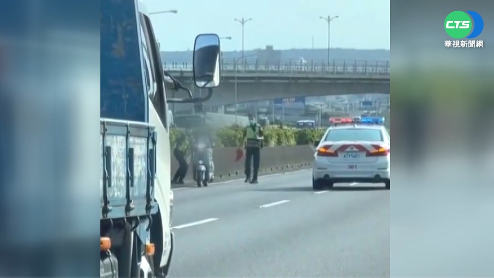 女騎士闖國道飆40公里 4輛"紅斑馬"都攔不下