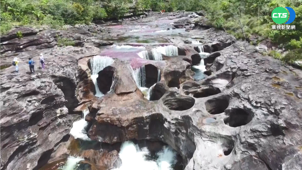 仙境"彩虹河"暴紅 哥倫比亞靠觀光救貧民