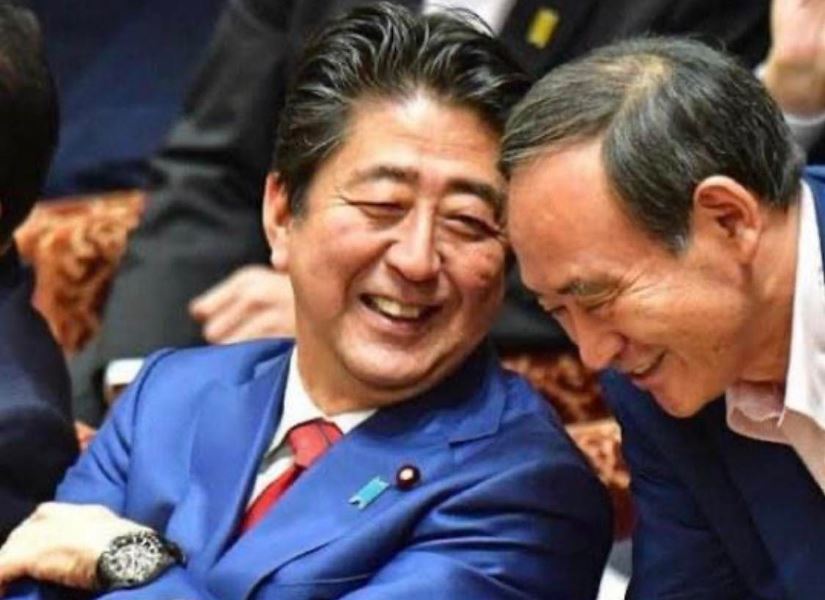 遇刺當下趕到安倍身旁 菅義偉哽咽「想呼吸同樣的空氣」