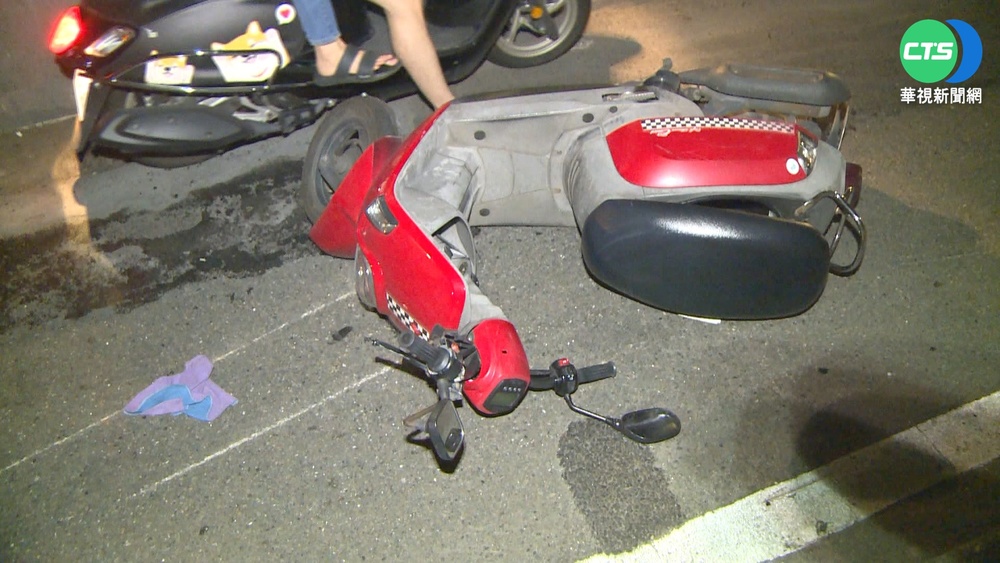 秀朗橋死亡車禍 女騎士凌晨自撞分隔島