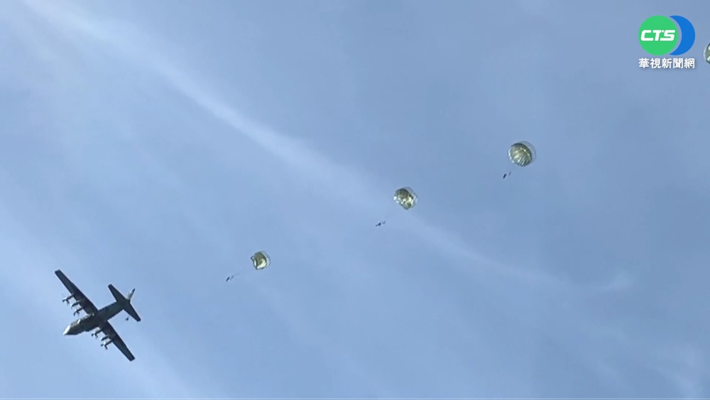 漢光預演"神龍小組"登場 60人高空跳傘