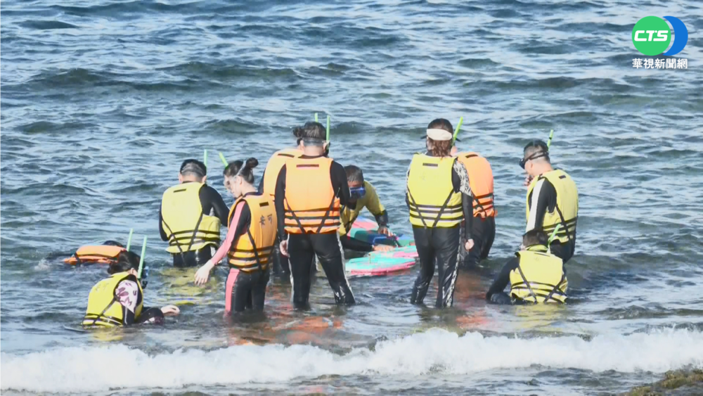 深度.水流都要顧! 潛水教練全程緊盯不放鬆