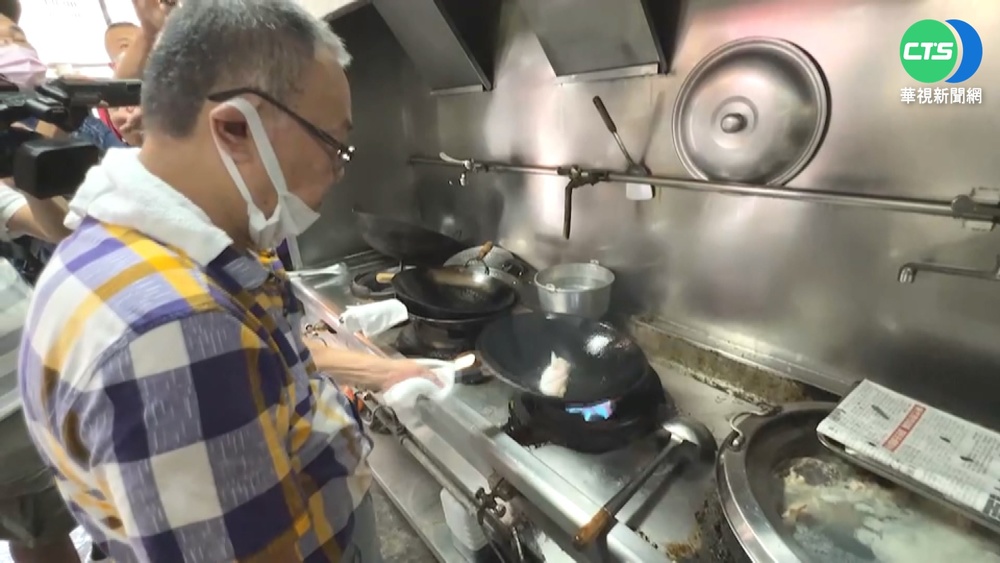 不捨海產店遭房東收回 老顧客花千萬買整棟