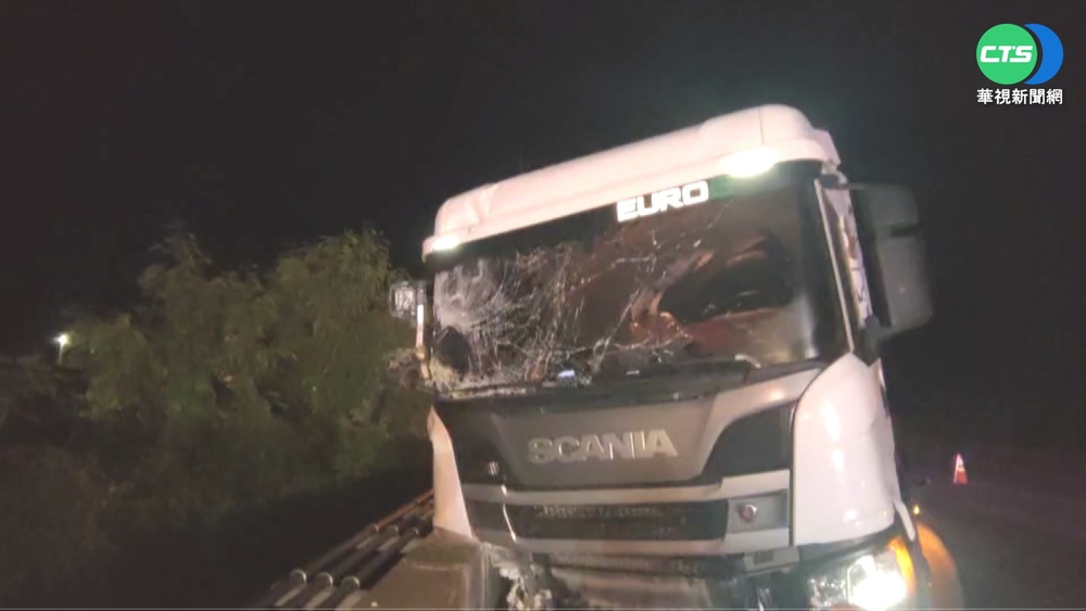 國1北上高雄岡山段5車追撞 幸無人傷亡