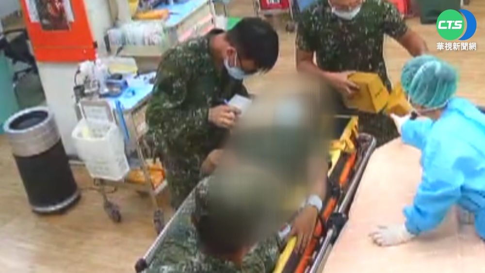 保養戰車意外 2士官兵遭砲管撞擊1死1傷