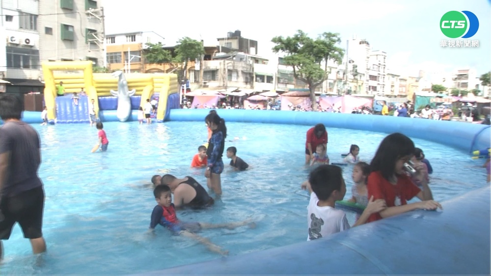熱爆就愛戲水! 旗津.小琉球湧入滿滿人潮