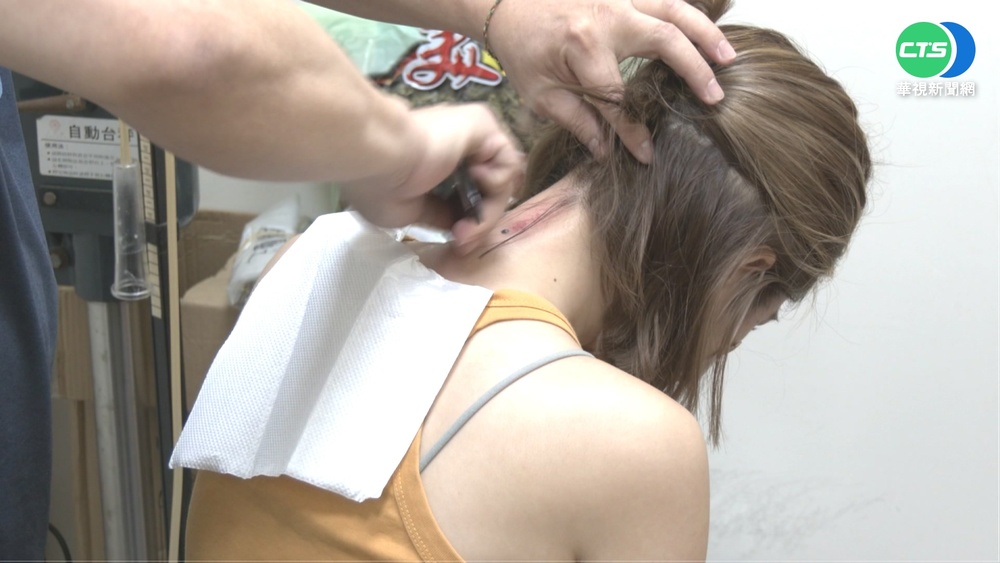 戶外36度散步 87歲老翁疑熱中暑路倒