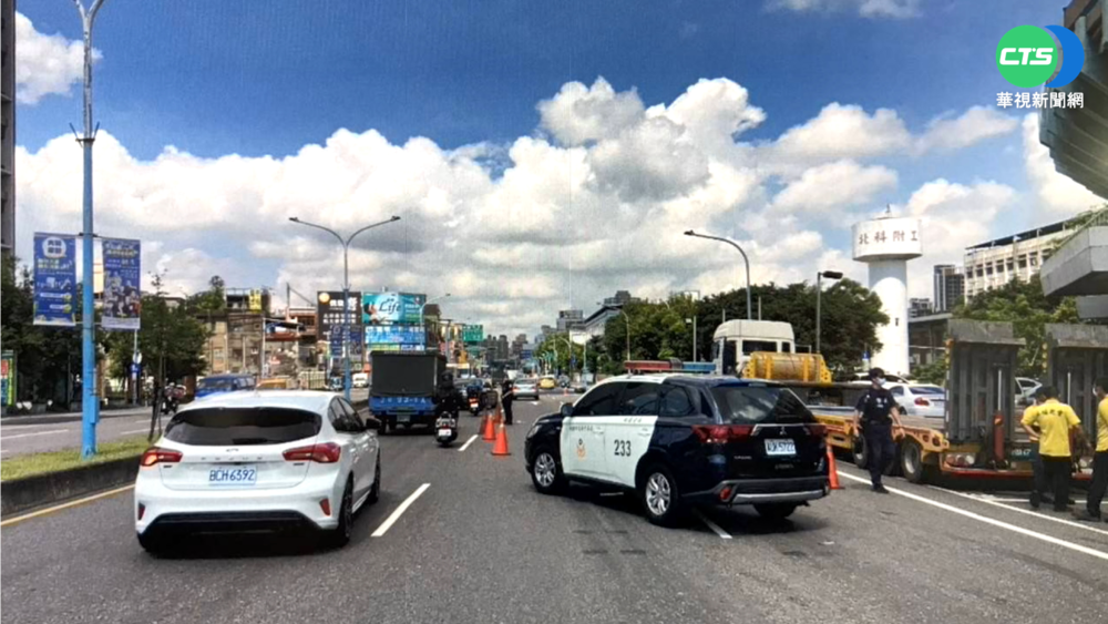 堆高機占車道裝卸貨 騎士撞牙叉頸部斷裂亡